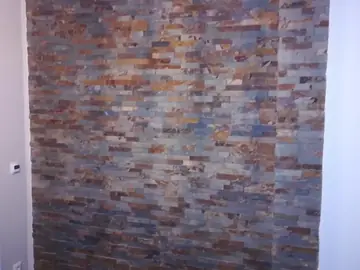Wandverkleidung in Backstein-Optik